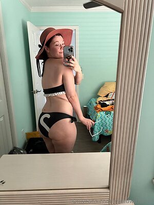 anerdwithanof Nude Leaked Photo #8