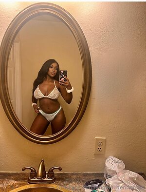 angela henderson Nude Leaked Photo #9