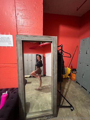 angelcomedy Nude Leaked Photo #9