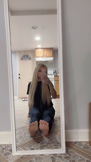 angelfeetbella Nude Leaked Photo #8