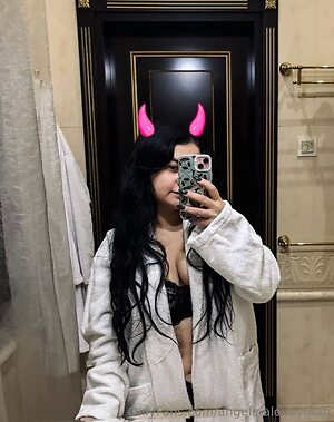 angelinaloveyman Nude Leaked Photo #35