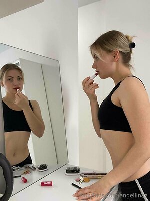 angellinaa Nude Leaked Photo #17