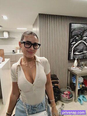 angievarona Nude Leaked Photo #15