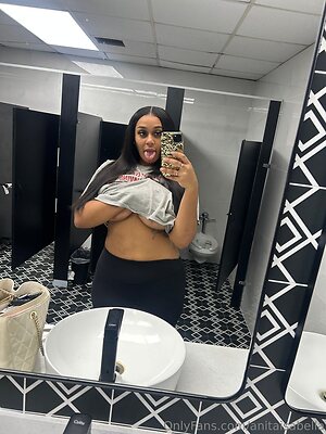 anitaisabella Nude Leaked Photo #8