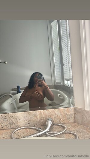 anitaisabella Nude Leaked Photo #15