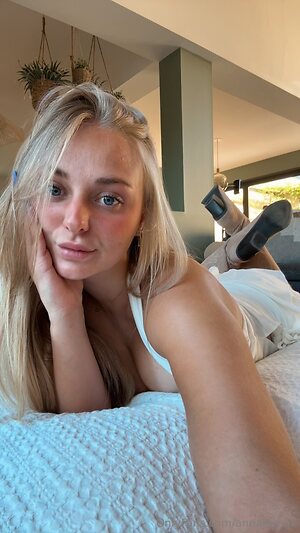 annatomiix Nude Leaked Photo #12