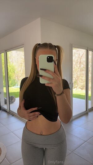 annatomiix Nude Leaked Photo #24