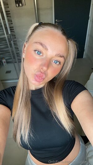 annatomiix Nude Leaked Photo #25