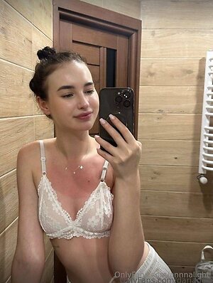 annnalight Nude Leaked Photo #17