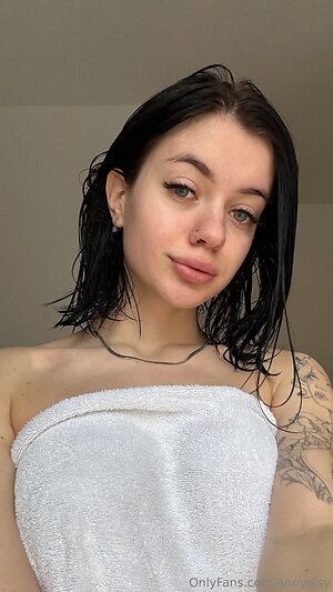 annyolsy Nude Leaked Photo #25