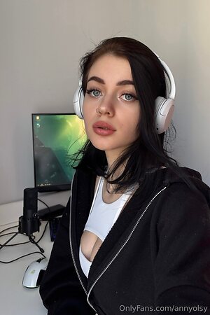 annyolsy Nude Leaked Photo #39