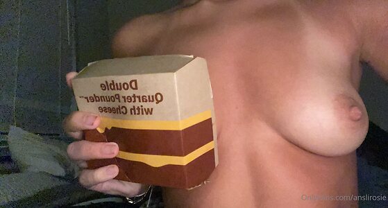 anslirosie Nude Leaked Photo #15