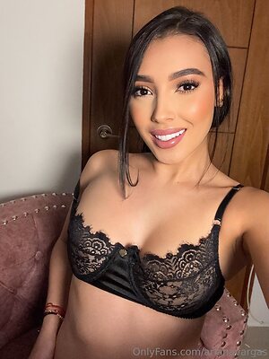 arianavargas Nude Leaked Photo #6