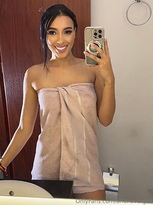 arianavargas Nude Leaked Photo #8