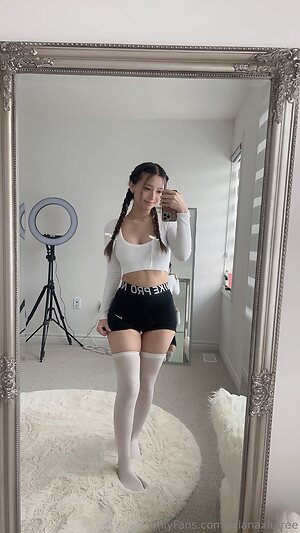 arianaxlufree Nude Leaked Photo #12