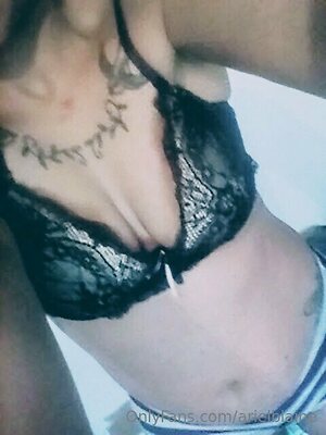 arielblaine Nude Leaked Photo #3