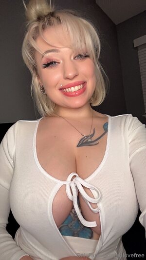 arilovefree Nude Leaked Photo #14