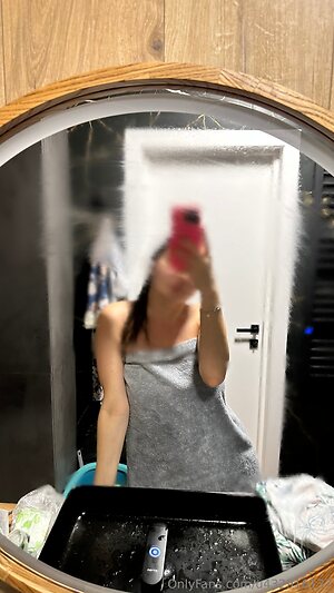 arinaarina Nude Leaked Photo #17