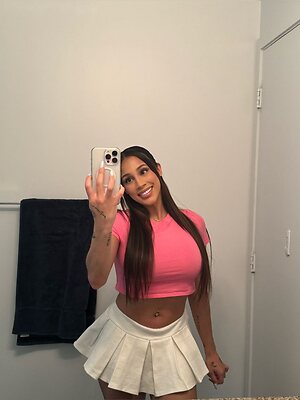 ariraetv Nude Leaked Photo #14