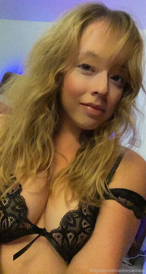 ashleyannxox Nude Leaked Photo #11