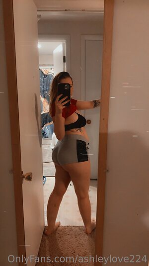 ashleylove224 Nude Leaked Photo #3