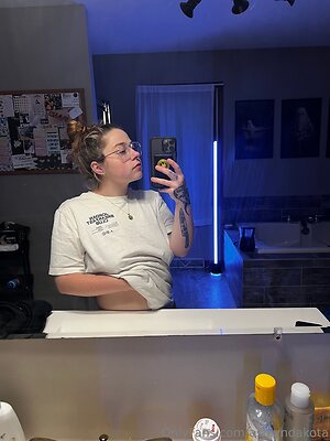 ashlyndakota Nude Leaked Photo #5