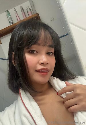 asian eye Nude Leaked Photo #31