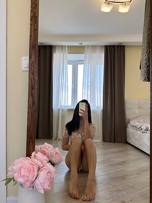 asian hun Nude Leaked Photo #3