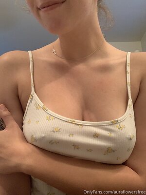 auraflowersfree Nude Leaked Photo #16
