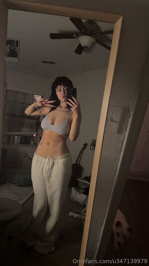avare ee Nude Leaked Photo #17