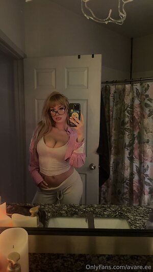 avare ee Nude Leaked Photo #21