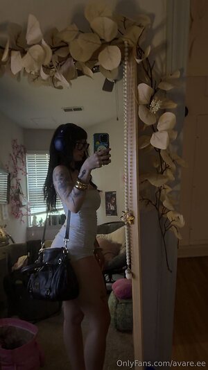 avare ee Nude Leaked Photo #22