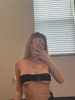 avaxreyes Nude Leaked Photo #19