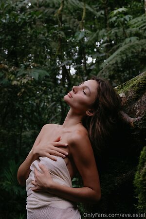 ave estel Nude Leaked Photo #23