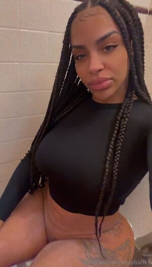 avybanks Nude Leaked Photo #7