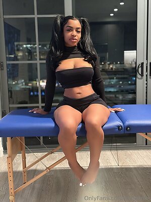 avybanks Nude Leaked Photo #16