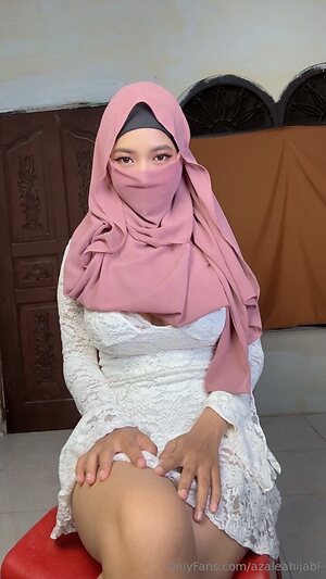 azaleahijabi Nude Leaked Photo #4