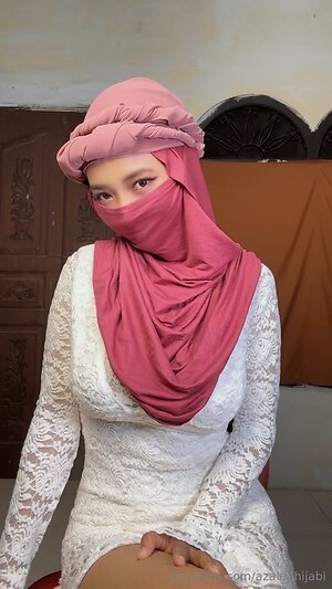 azaleahijabi Nude Leaked Photo #5