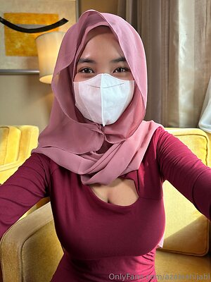 azaleahijabi Nude Leaked Photo #27