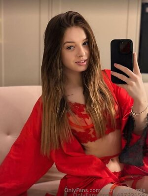 baby sweet mia Nude Leaked Photo #6