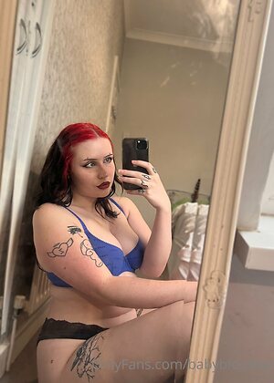 babybloofree Nude Leaked Photo #32