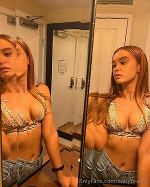babybratzo Nude Leaked Photo #53