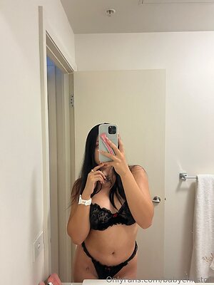 babychristofi Nude Leaked Photo #17