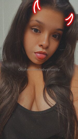 babygirlmellly Nude Leaked Photo #4