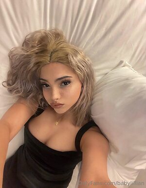 babylillian Nude Leaked Photo #9