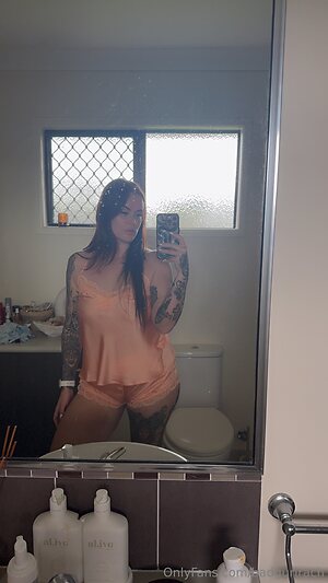 badgurlrach Nude Leaked Photo #8