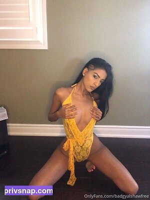 badgyalshawfree Nude Leaked Photo #31