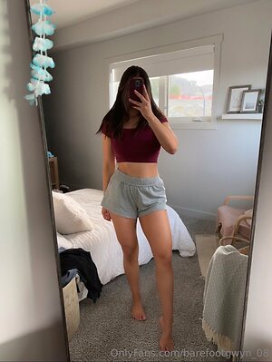 barefootgwyn 08 Nude Leaked Photo #7