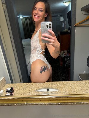 batmanduhx Nude Leaked Photo #14