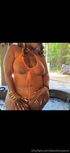 bbwshampaine Nude Leaked Photo #16